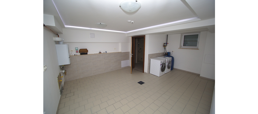 Sauna/Utility room
